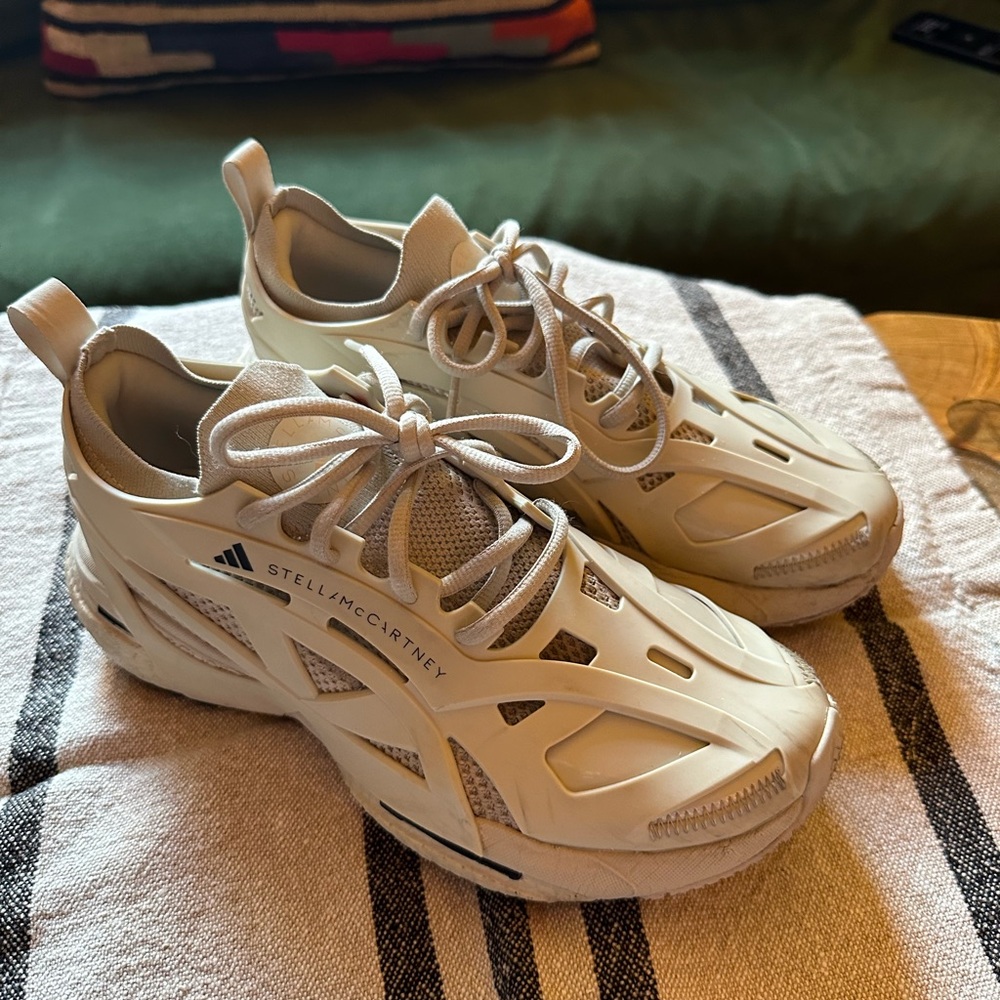 ADIDAS BY STELLA MCCARTNEY SOLARGLIDE SHOES. Size 8